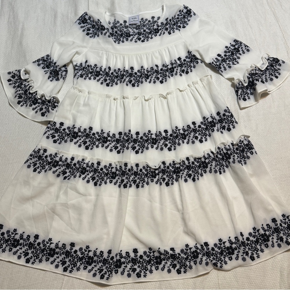 ViVi by Violet Weekend 3/4 Sleeve White Floral and Ruffle Shift Dress Small